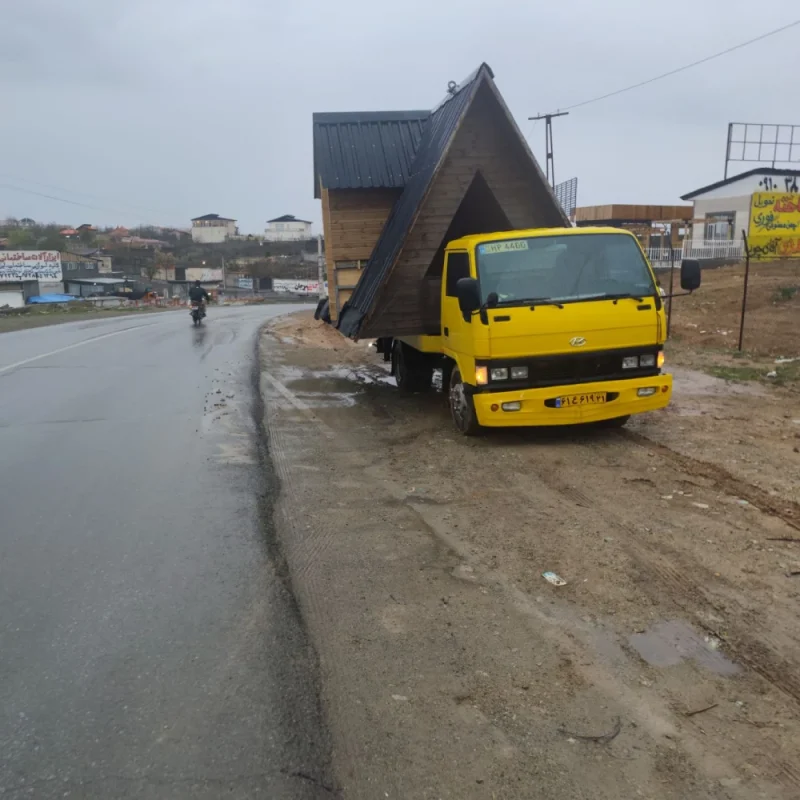 خودرو بر در فیروزکوه